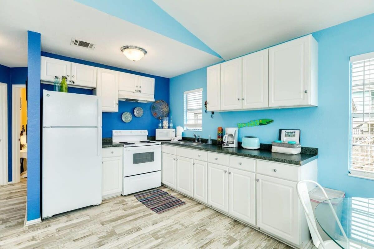 Fun In The Sun! Cozy Beach Pad, Gulf Views And Easy Access To The Sand! Surfside Beach Esterno foto